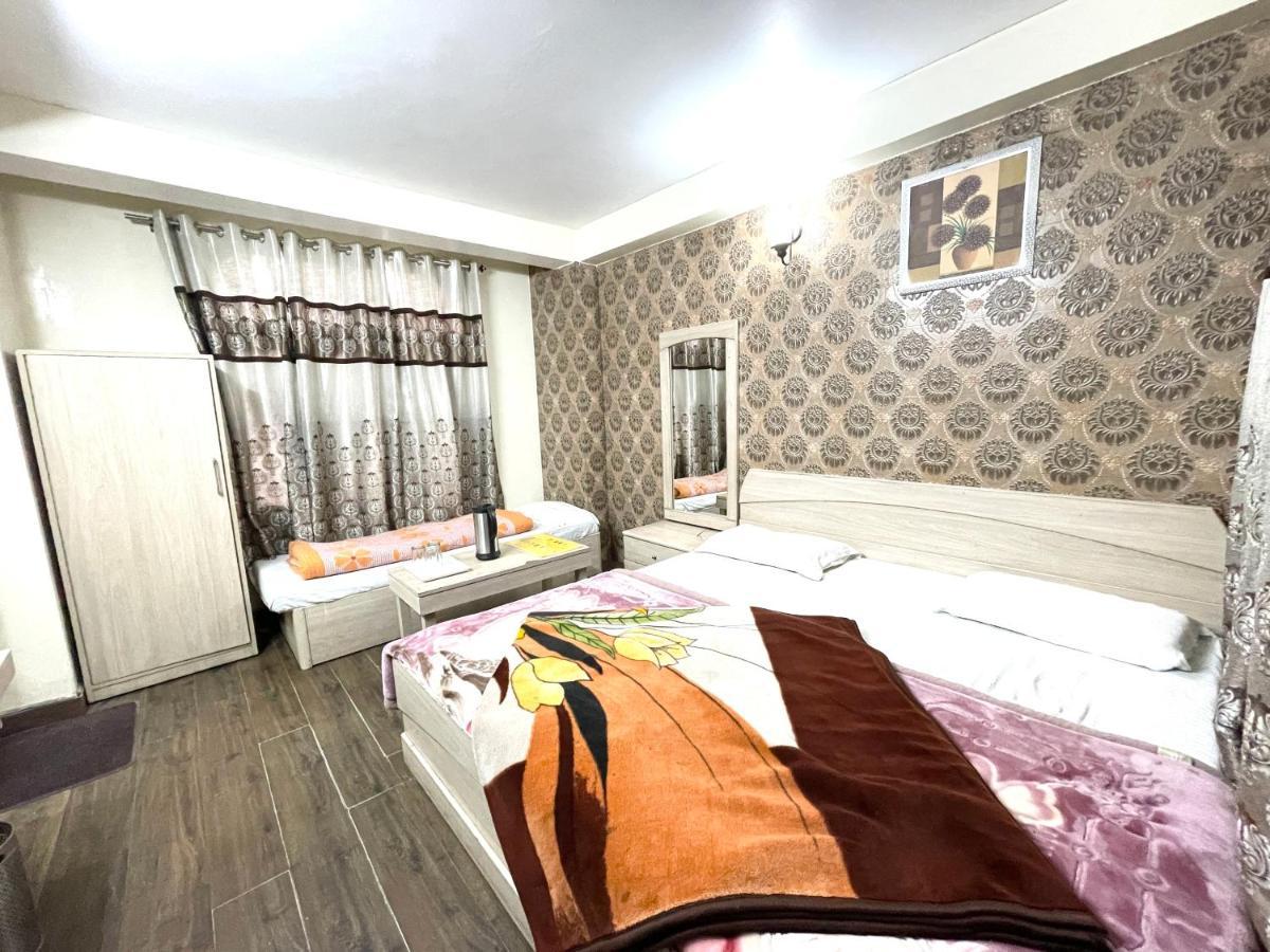 Hotel Prince ! Nainital Mall Road-Prime-Location In-Front-Of-Naini-Lake Hygiene-And-Spacious-Room المظهر الخارجي الصورة