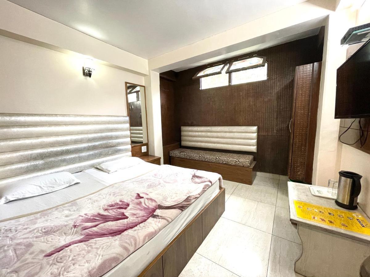 Hotel Prince ! Nainital Mall Road-Prime-Location In-Front-Of-Naini-Lake Hygiene-And-Spacious-Room المظهر الخارجي الصورة