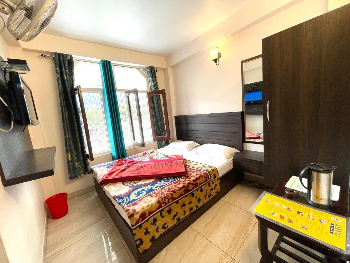 Hotel Prince ! Nainital Mall Road-Prime-Location In-Front-Of-Naini-Lake Hygiene-And-Spacious-Room المظهر الخارجي الصورة