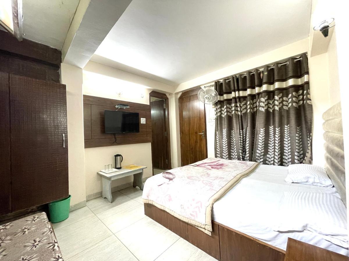 Hotel Prince ! Nainital Mall Road-Prime-Location In-Front-Of-Naini-Lake Hygiene-And-Spacious-Room المظهر الخارجي الصورة