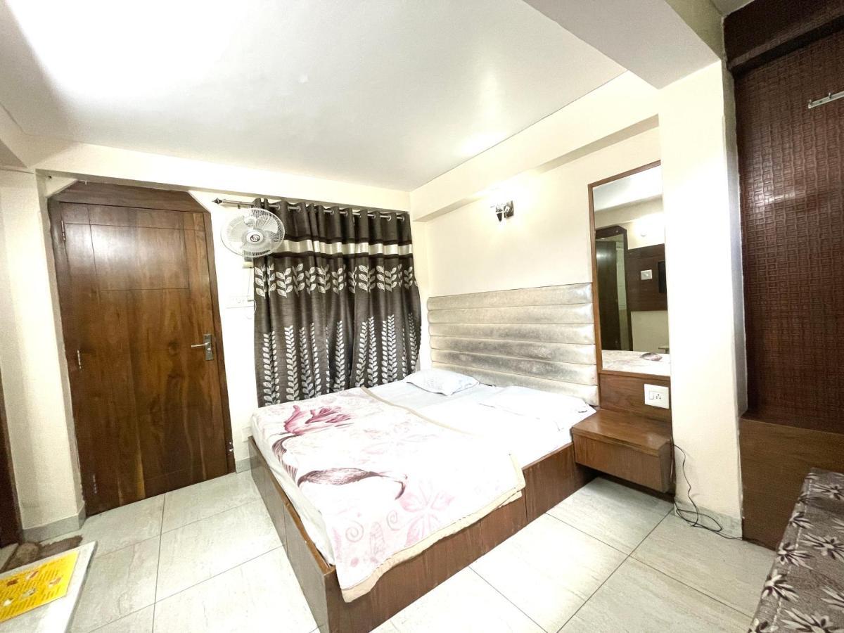 Hotel Prince ! Nainital Mall Road-Prime-Location In-Front-Of-Naini-Lake Hygiene-And-Spacious-Room المظهر الخارجي الصورة